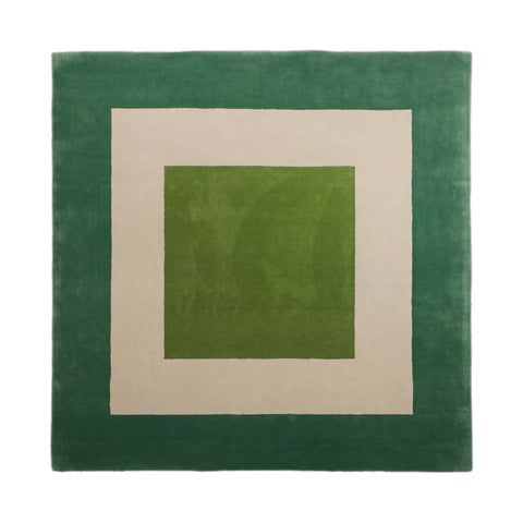 Centered Rug in Spring