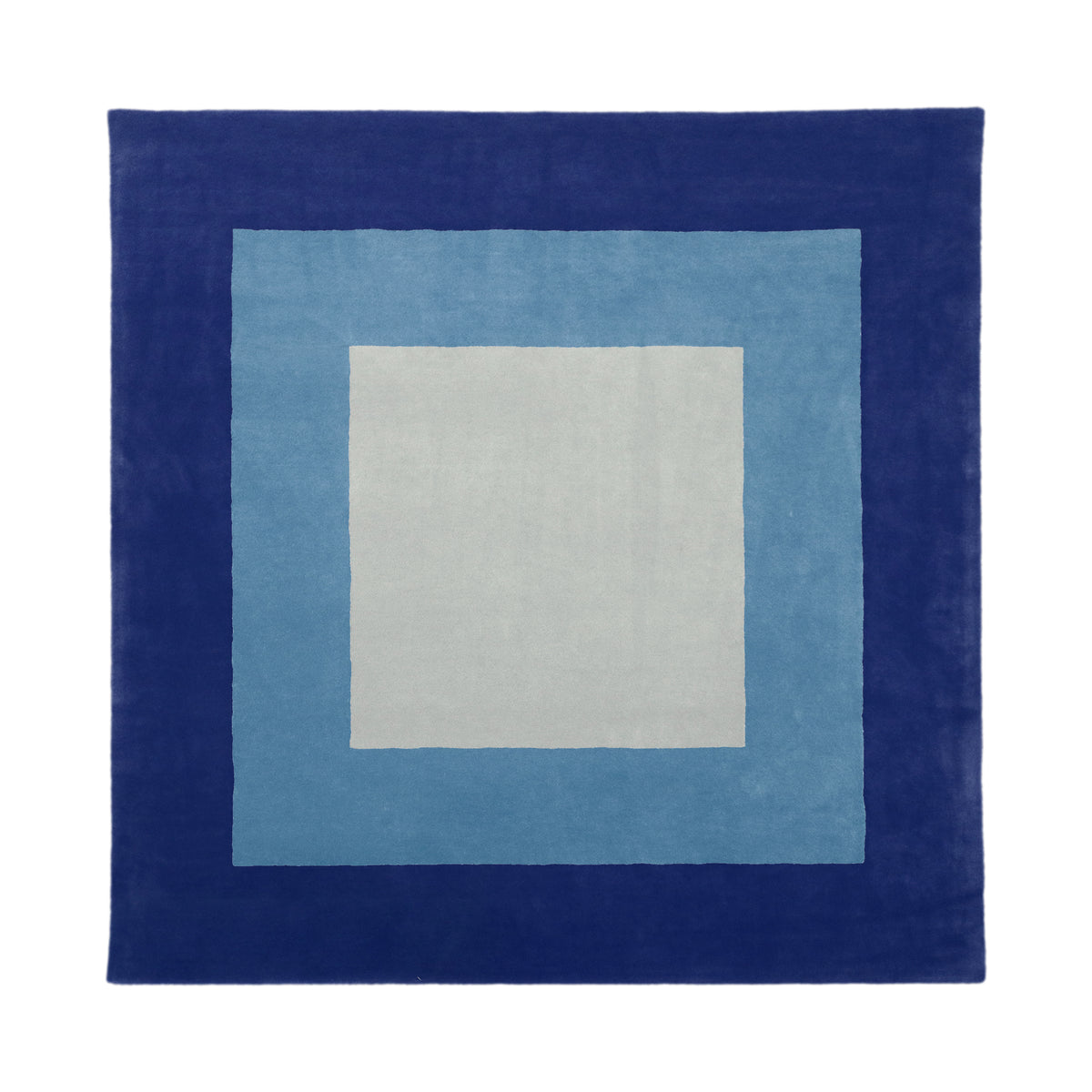 Centered Rug in Winter