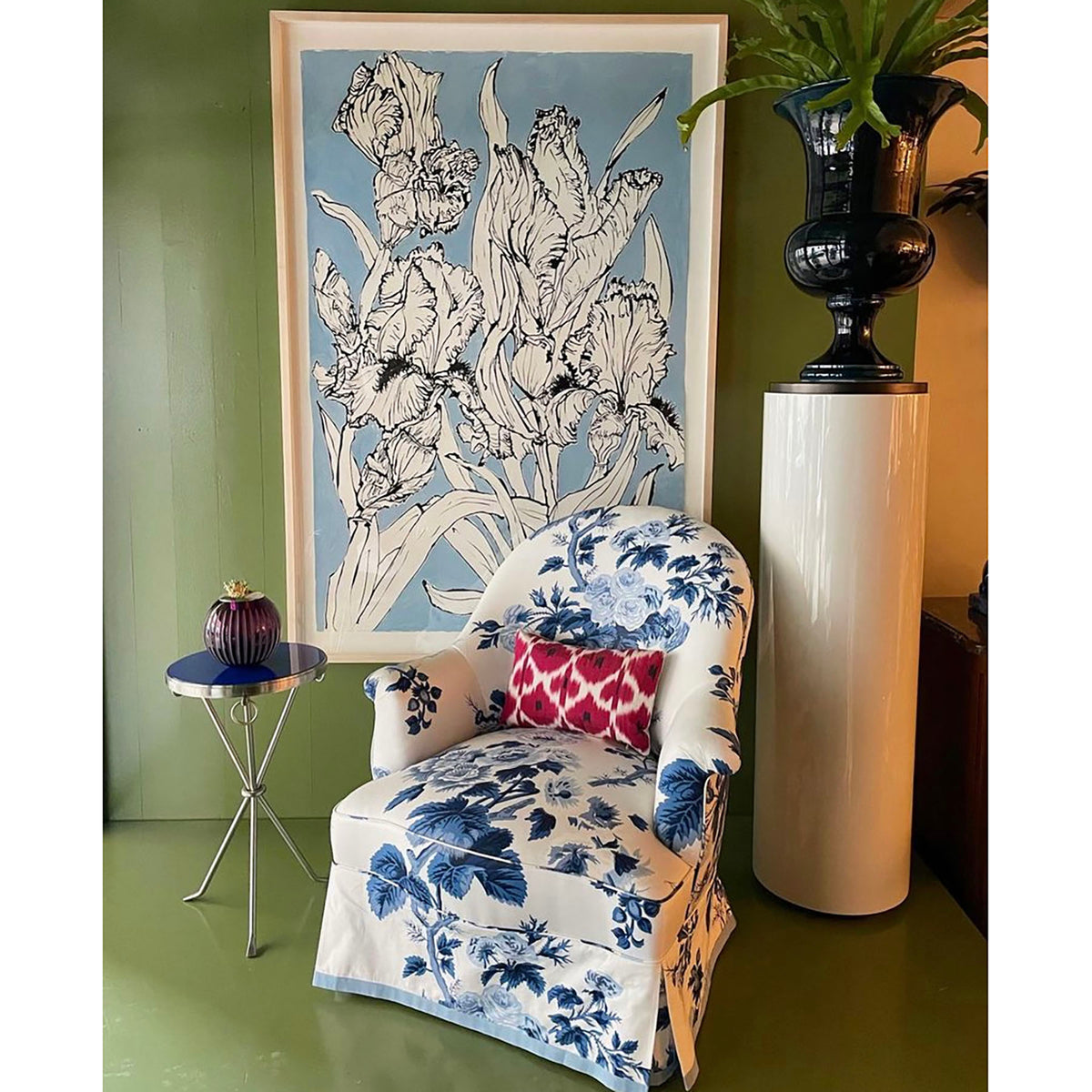 Round Lacquer and Bronze Pedestal